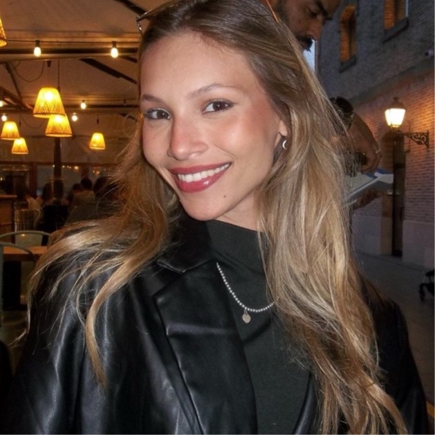 ANA KAROLINA MEDEIROS THIEME